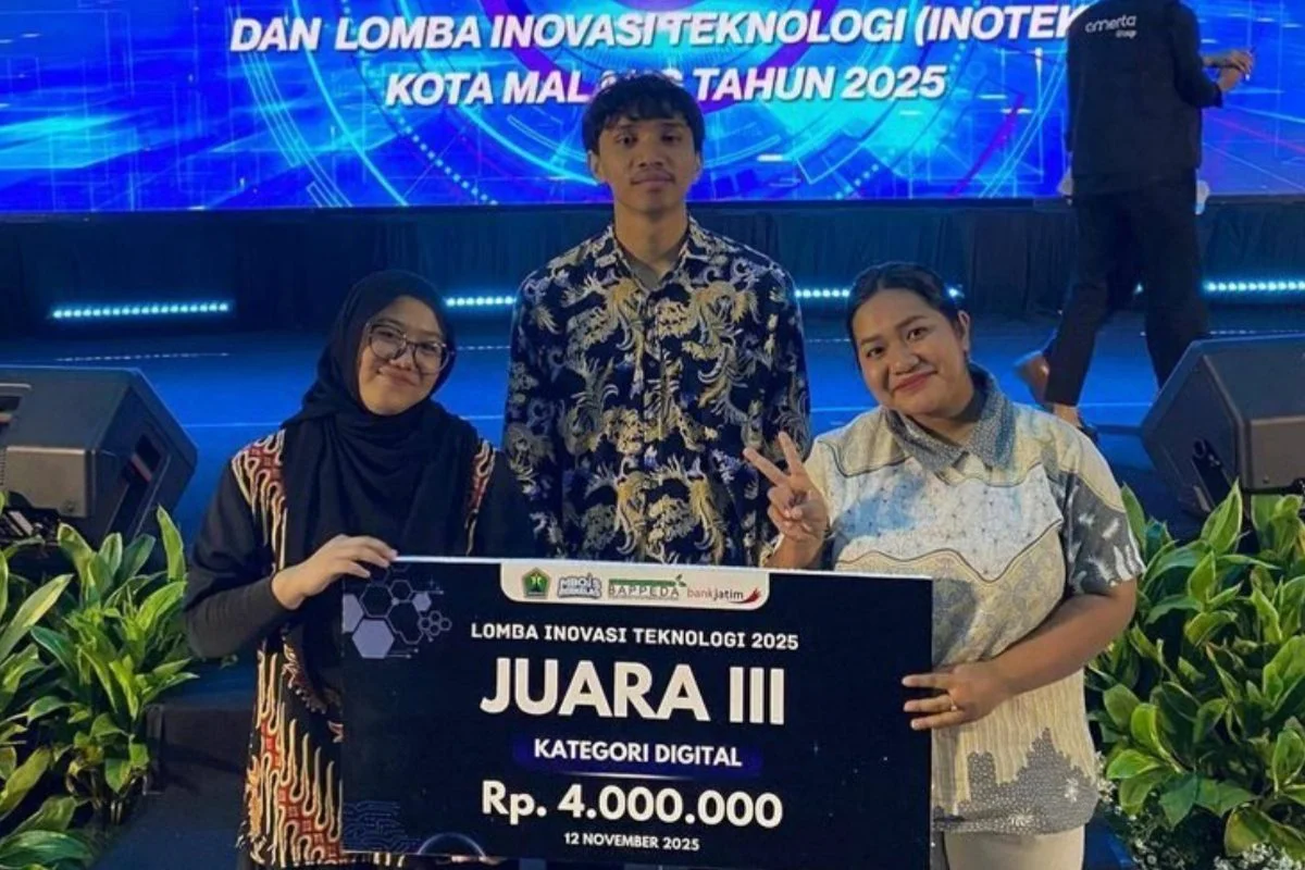 Juara 3 INOTEK 2025 (Tim HMIF)